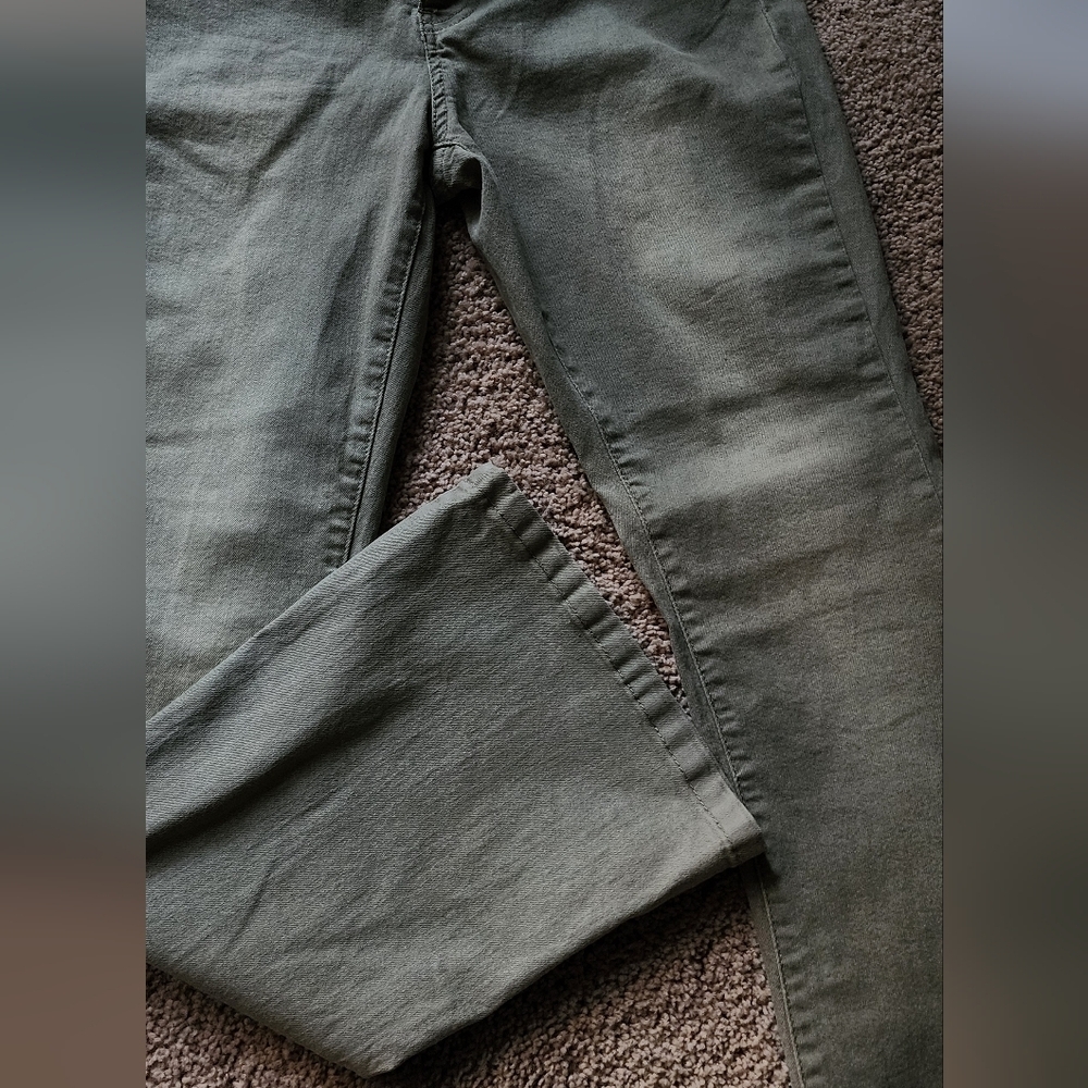 Green Flared Pants - Picture 2 of 6